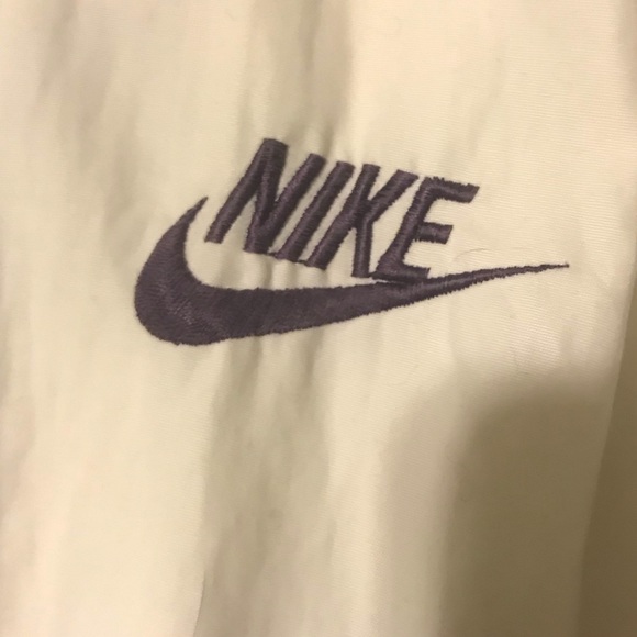 VINTAGE AUTHENTIC NIKE SUPREME COURT WINDBREAKER. - Picture 7 of 8